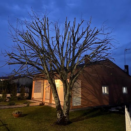 Moradia Alegre No Centro Da Vila Da Tocha. Exteriér fotografie